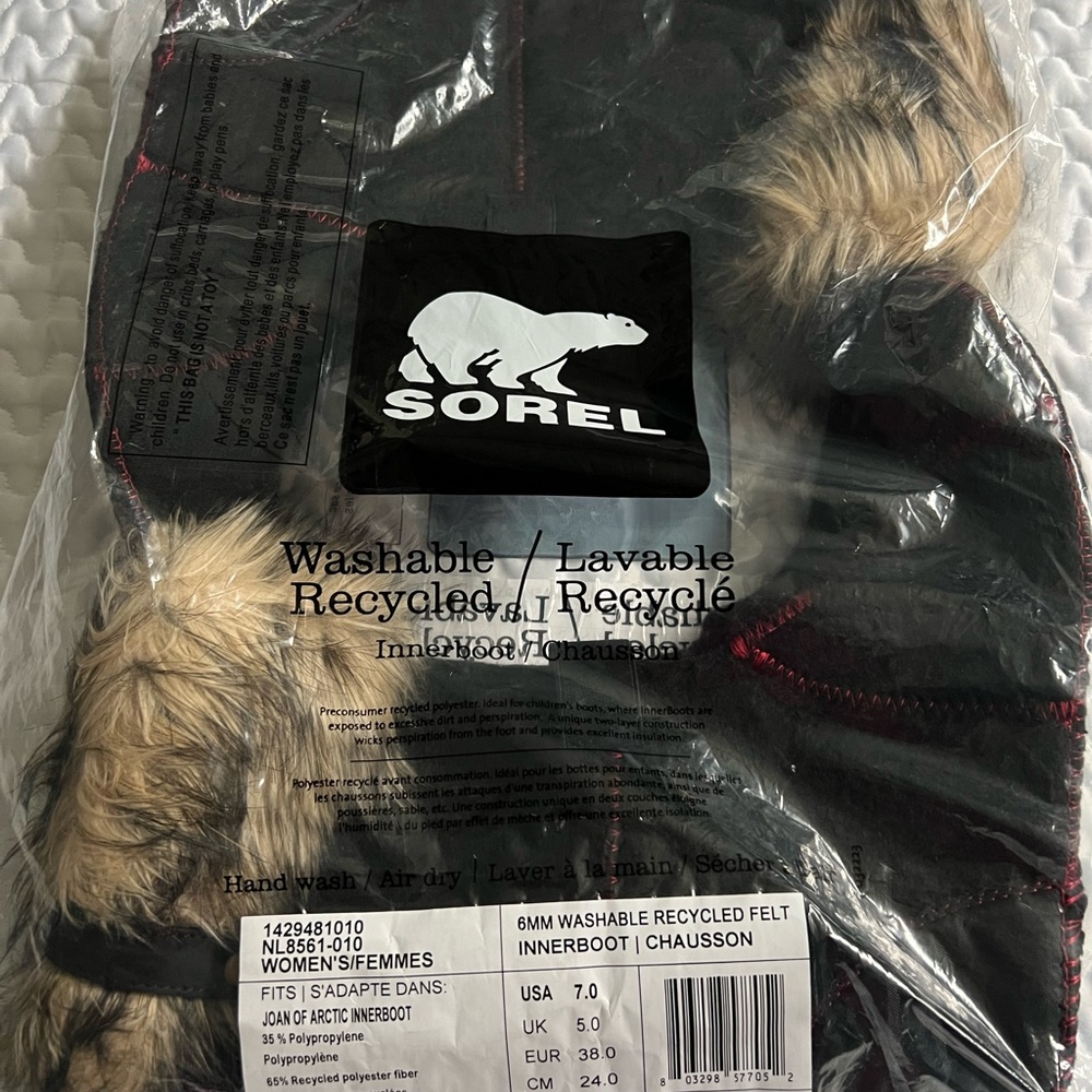 Sorel Joan of Arctic Innersole for boots. Size 7. Never worn. Tan/blk fur trim.